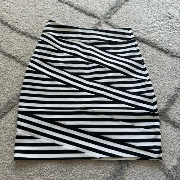 Express skirts silky satin black and black and white stripe pencil skirt 00 - Picture 3 of 9